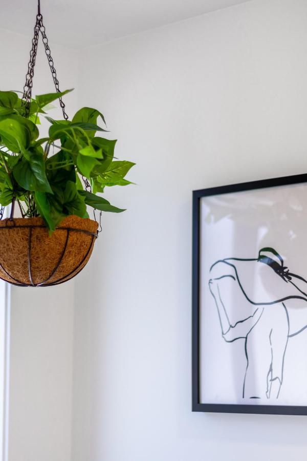 Apartamento Awaits 2 Bed 2 Bath With Carpark