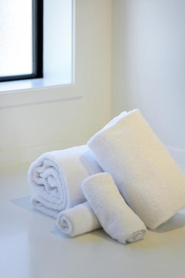Awaits 2 Bed 2 Bath With Carpark Apartamento